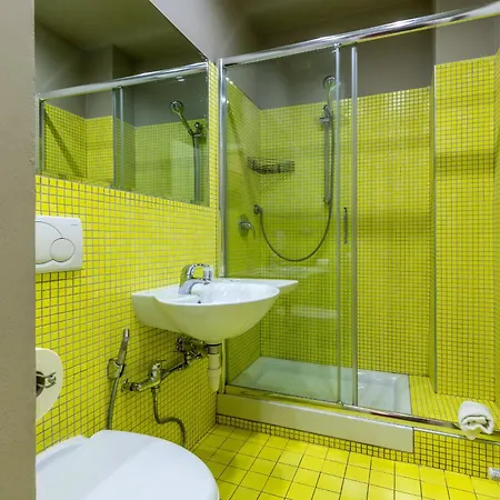 Housmart Azzo Gardino 4 Apartment *
